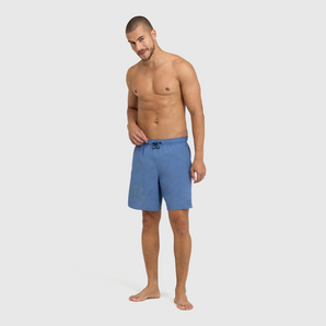 TRAJE DE BAÑO HOMBRE ARENA EVO BEACH BOXER LOGO AZUL - fondo #E8E8E8