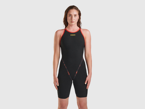 TRAJE DE BAÑO MUJER ESPALDA ABIERTA POWERSKIN PRIMO INDOMITUS BLACK - fondo #E8E8E8