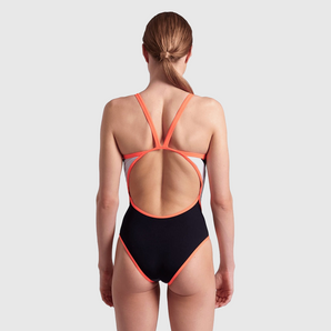 TRAJE DE BAÑO MUJER ARENA PERFORMANCE ICONS SUPER FLY BACK PANEL NEGRO ROJO - fondo #E8E8E8